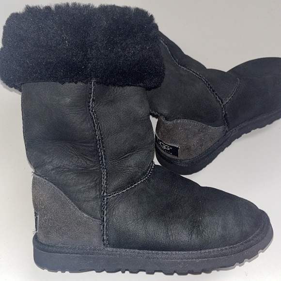 UGG genuine leather upper classic Tall womens sheepskin boots size W5 - Picture 1 of 11